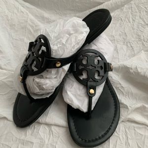 Tori Burch sandals/flip flops. Black size 8.